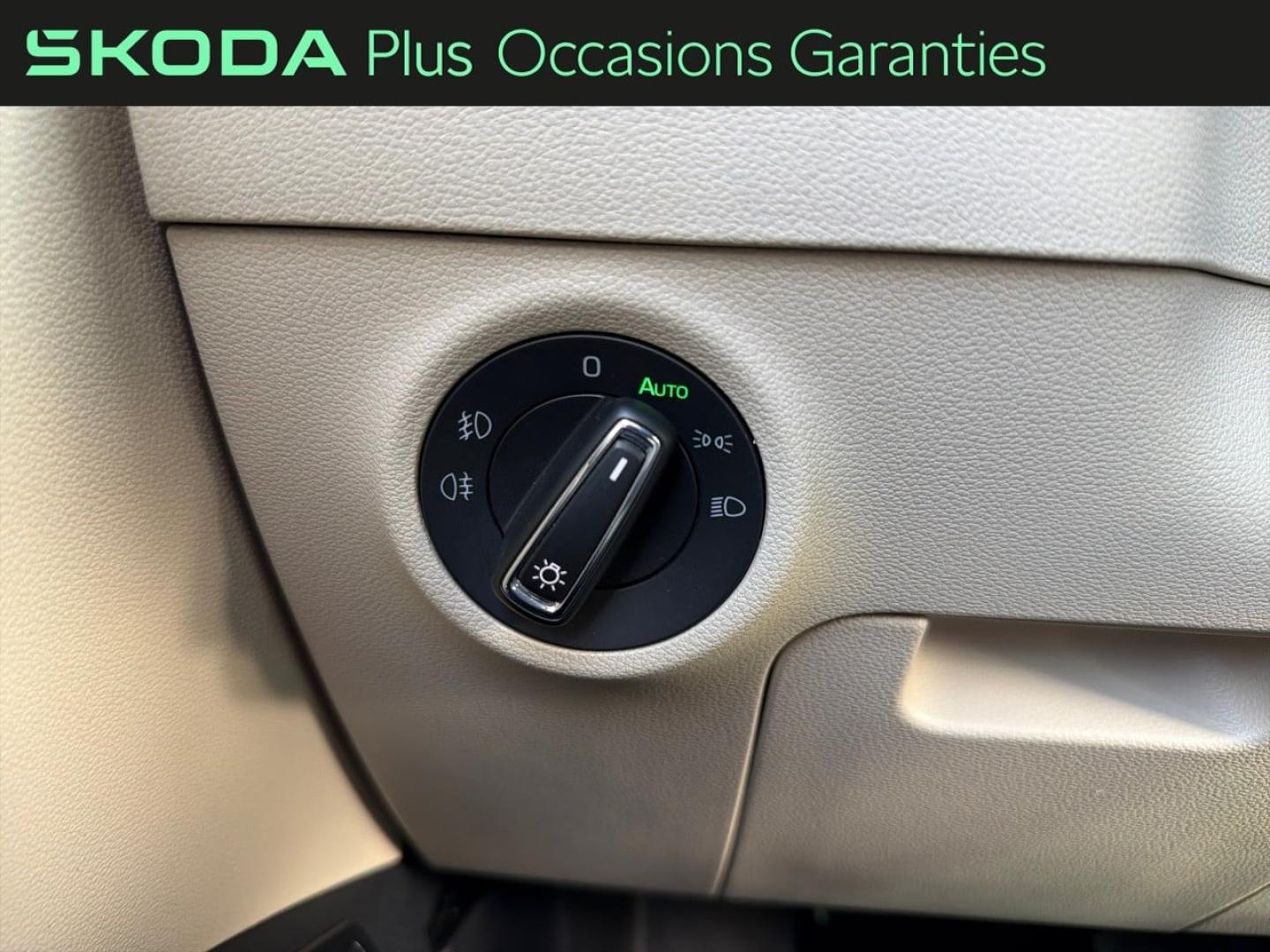 Voitures occasions ŠKODA KAROQ Style Rezé