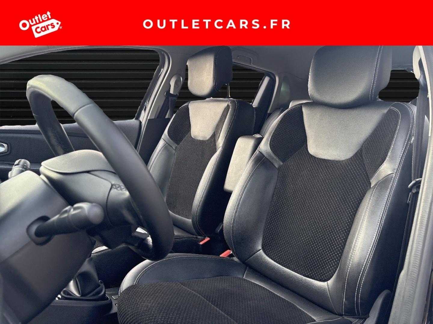 Voitures occasions RENAULT CLIO Intens Rezé