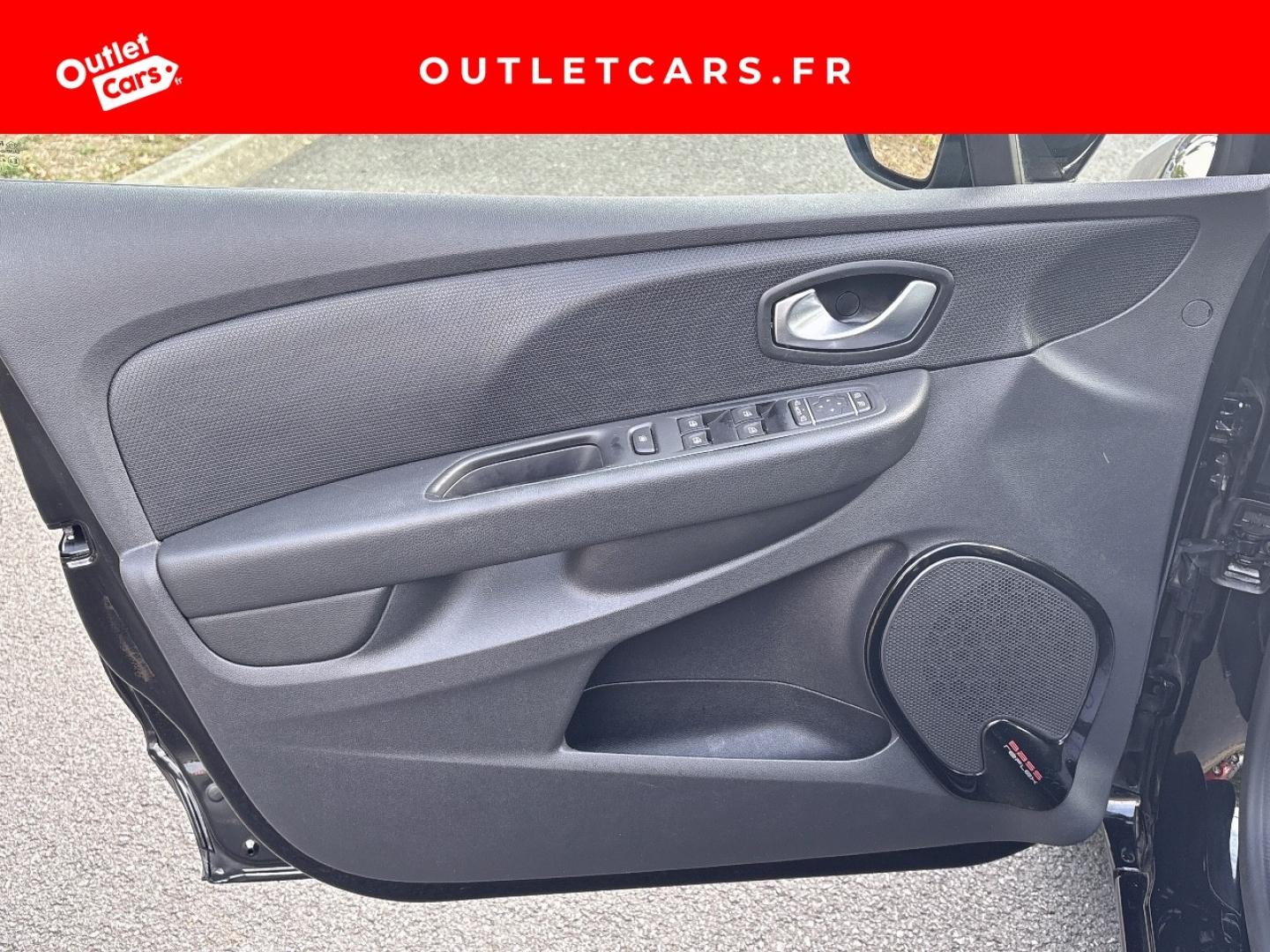 Voitures occasions RENAULT CLIO Intens Rezé