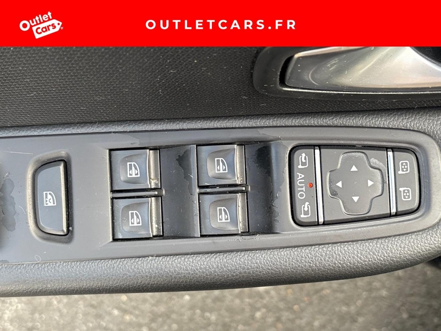 Voitures occasions RENAULT CLIO Intens Rezé