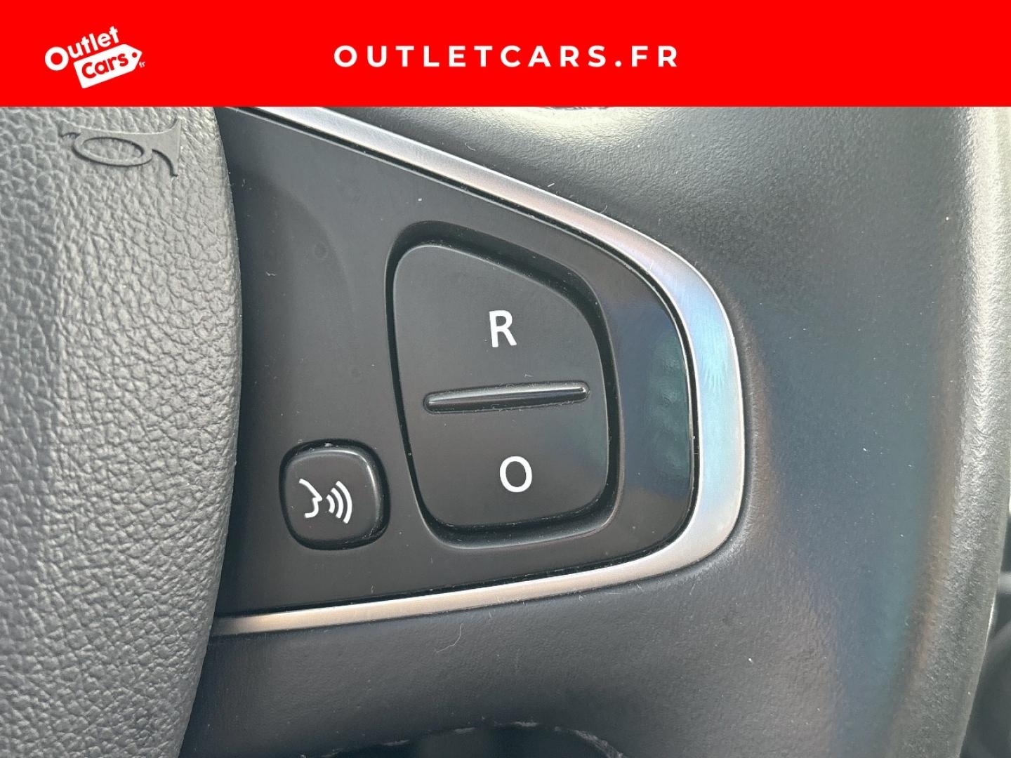 Voitures occasions RENAULT CLIO Intens Rezé