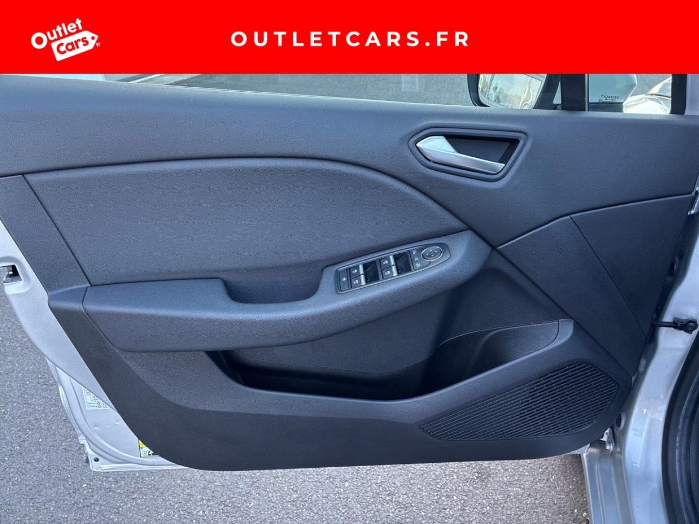 Voitures occasions RENAULT CLIO Intens Rezé
