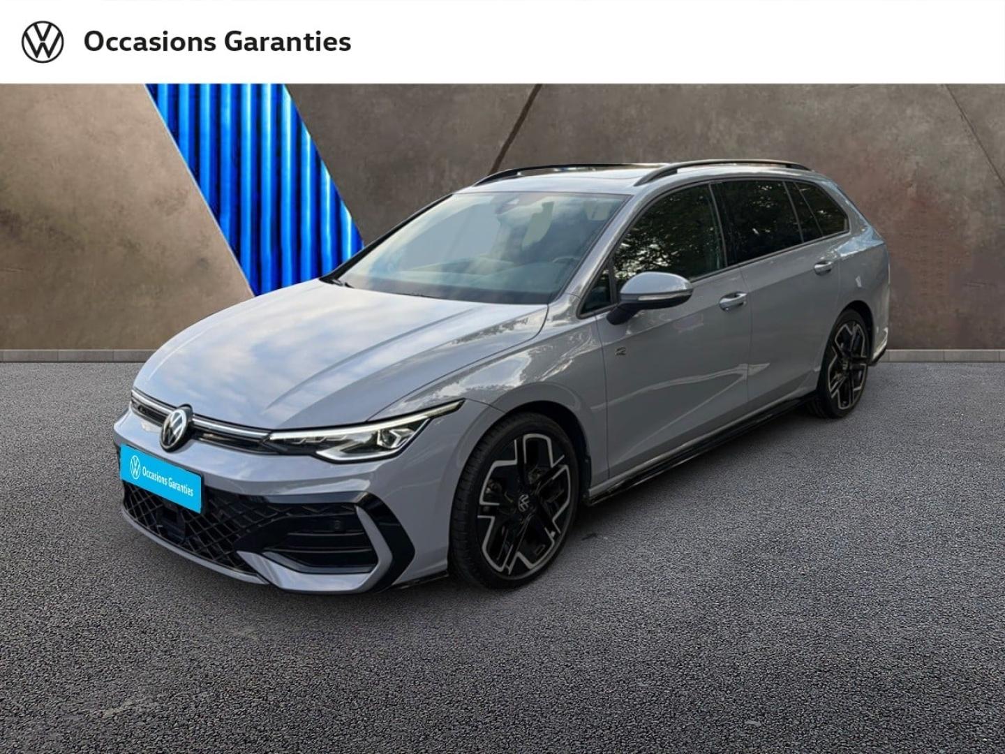 VOLKSWAGEN Golf SW