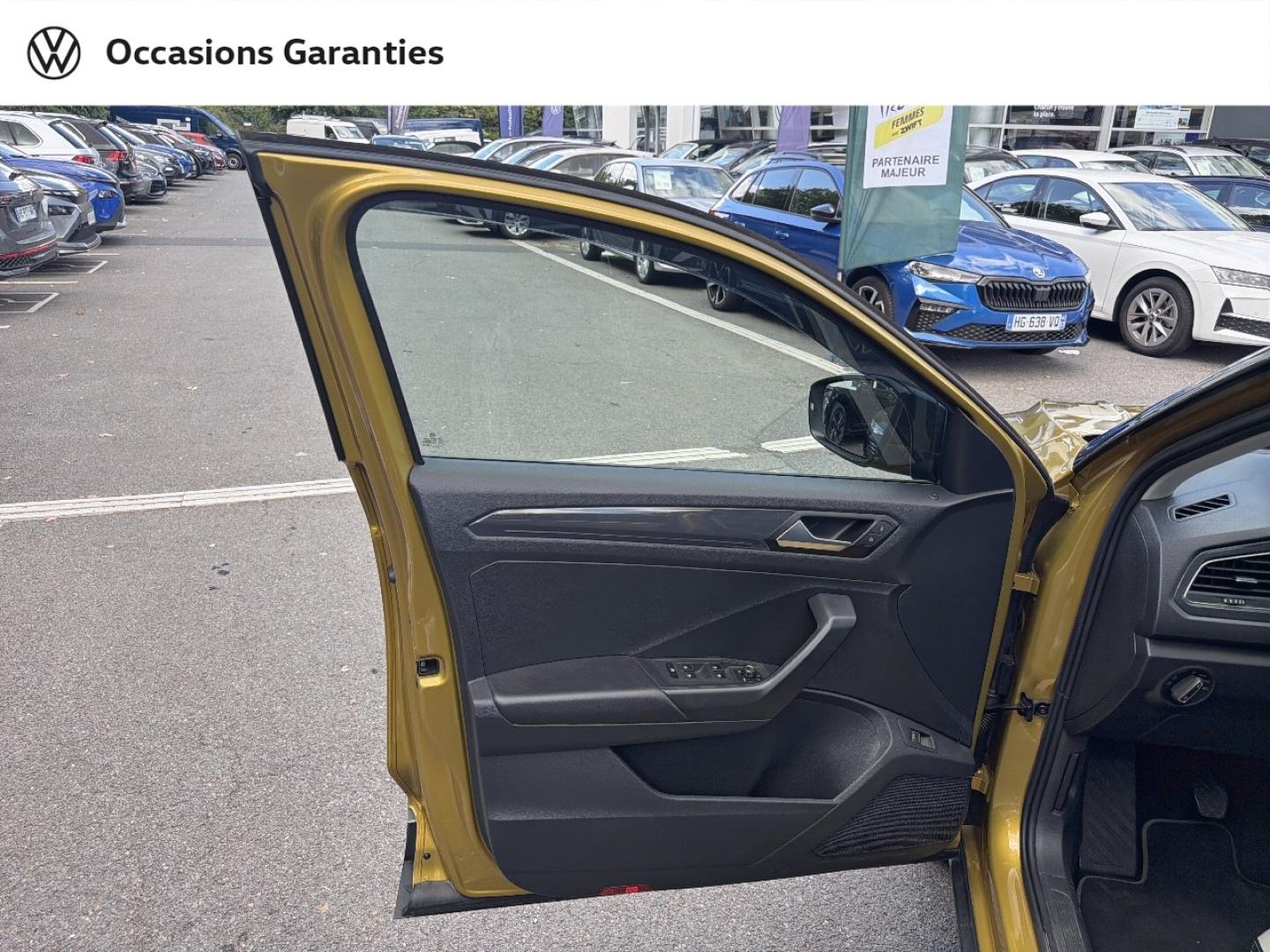 Voitures occasions VOLKSWAGEN T-ROC Carat Exclusive Metz