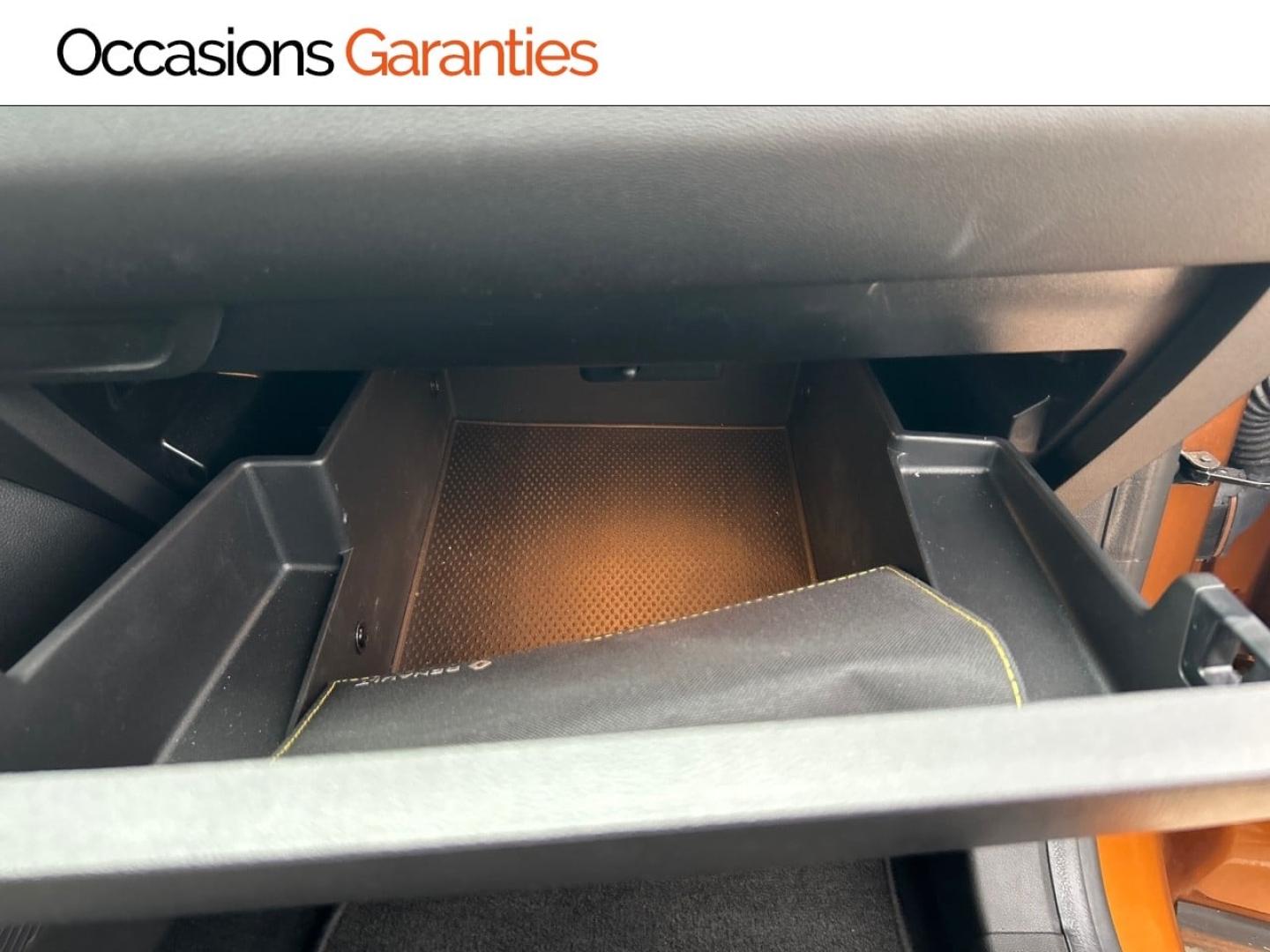 Voitures occasions RENAULT CAPTUR Intens Metz
