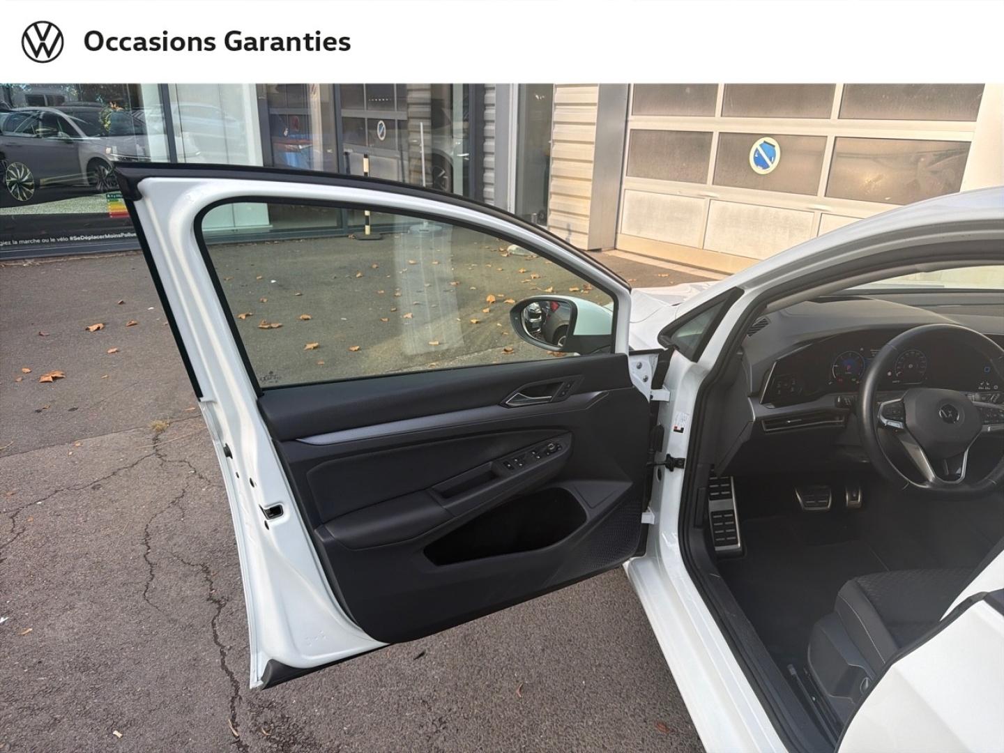 Voitures occasions VOLKSWAGEN GOLF Active Metz