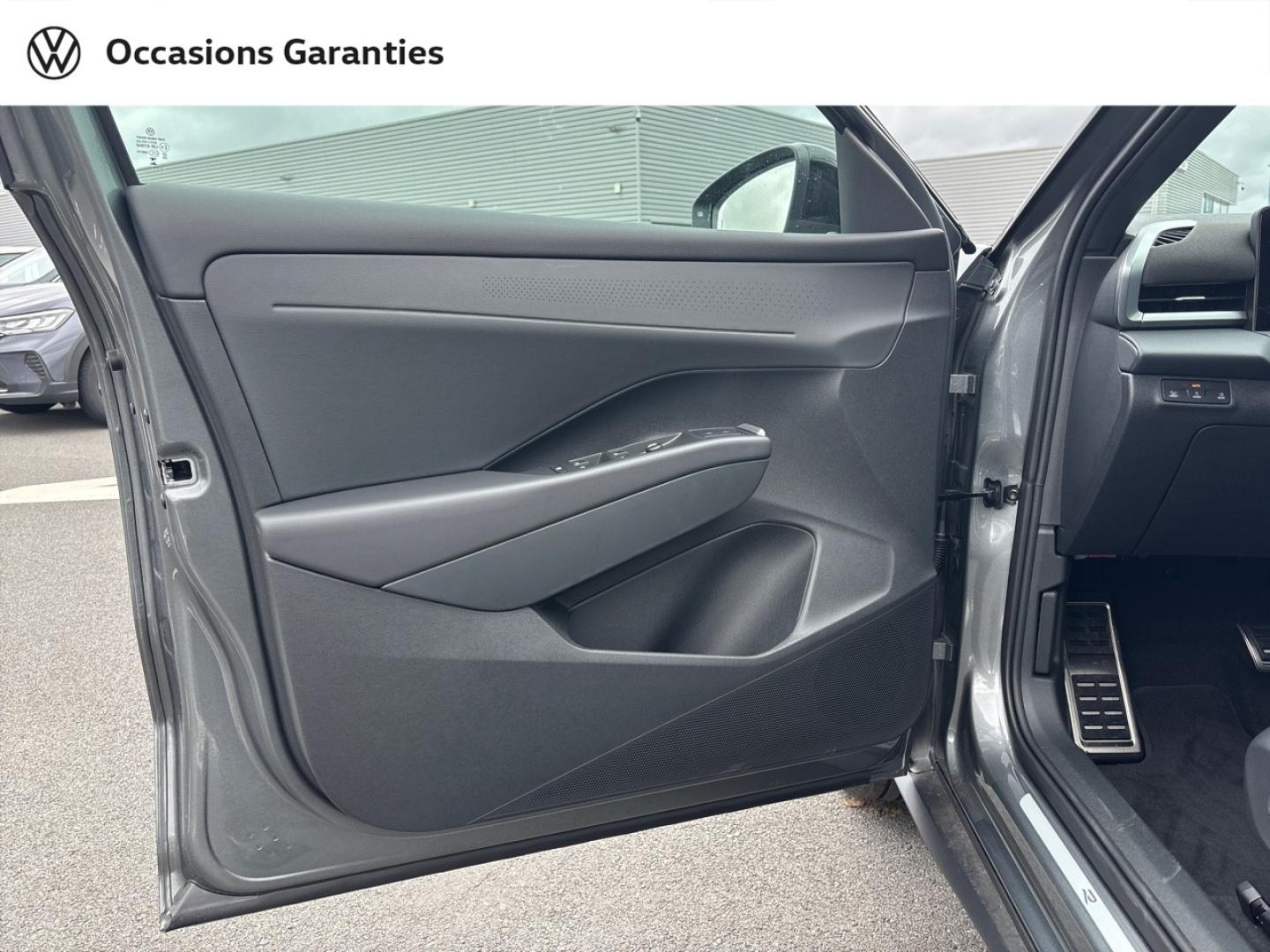 Voitures occasions VOLKSWAGEN T-ROC R-Line Lens