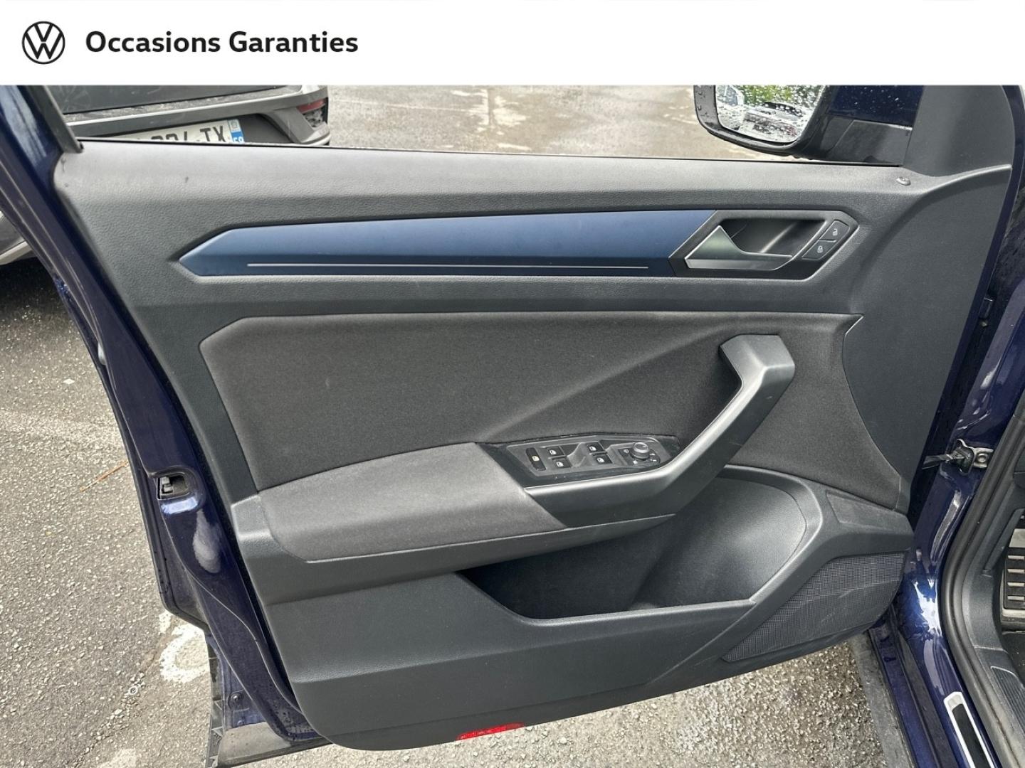 Voitures occasions VOLKSWAGEN T-ROC United Lens