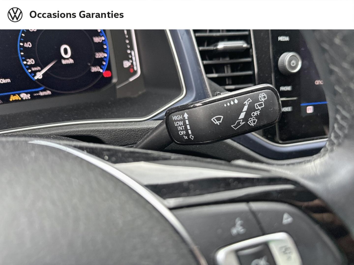 Voitures occasions VOLKSWAGEN T-ROC United Lens
