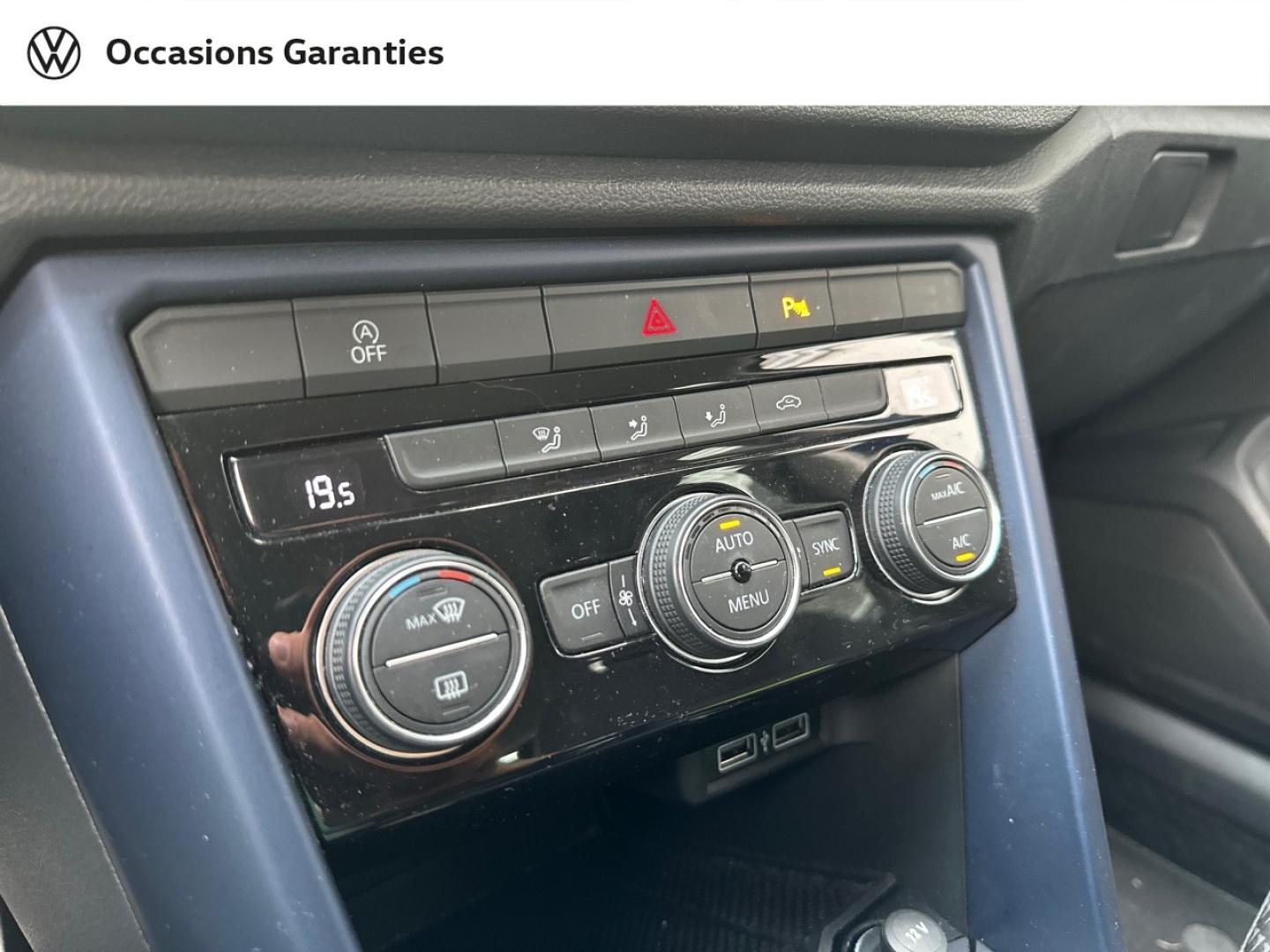 Voitures occasions VOLKSWAGEN T-ROC United Lens