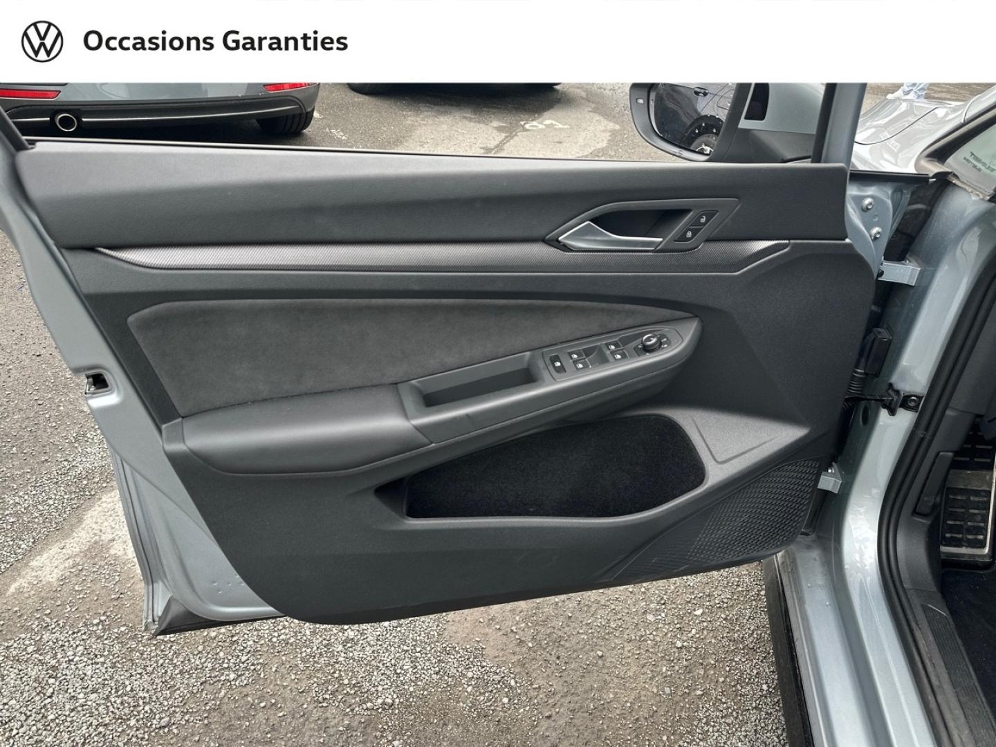 Voitures occasions VOLKSWAGEN GOLF R-Line Edition Lens