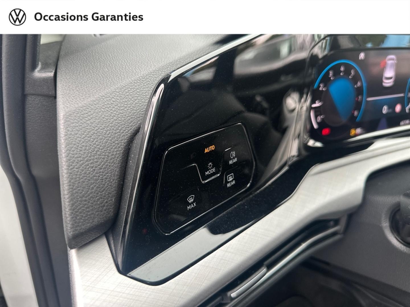 Voitures occasions VOLKSWAGEN GOLF Life Lens