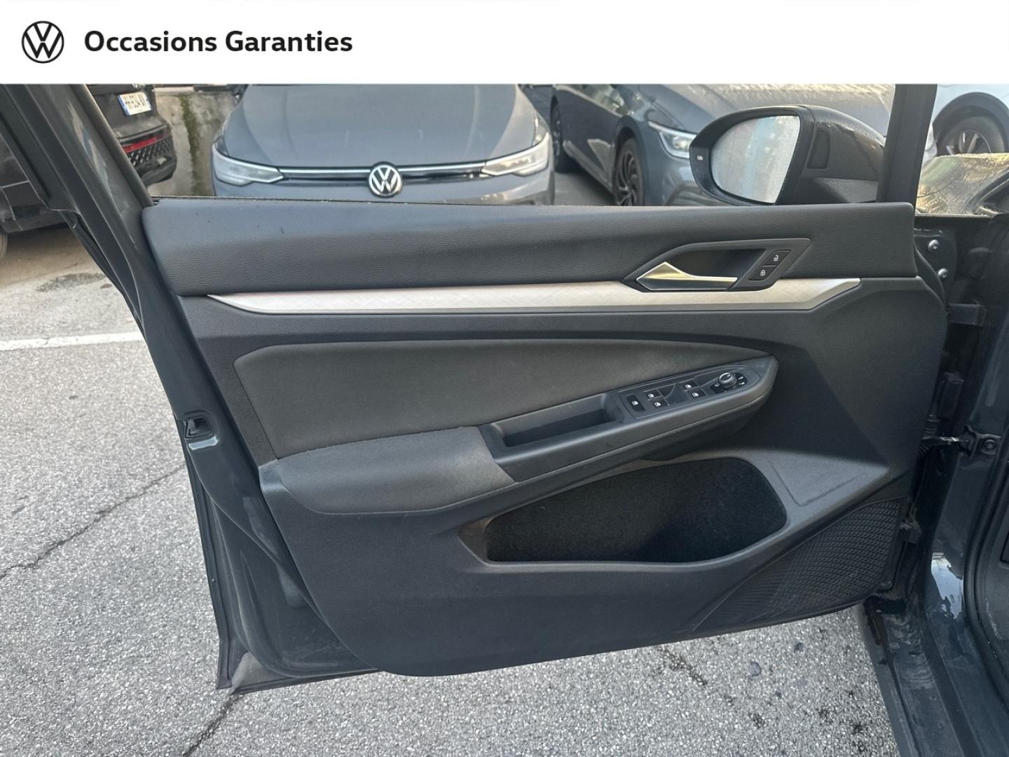 Voitures occasions VOLKSWAGEN GOLF Life Hazebrouck