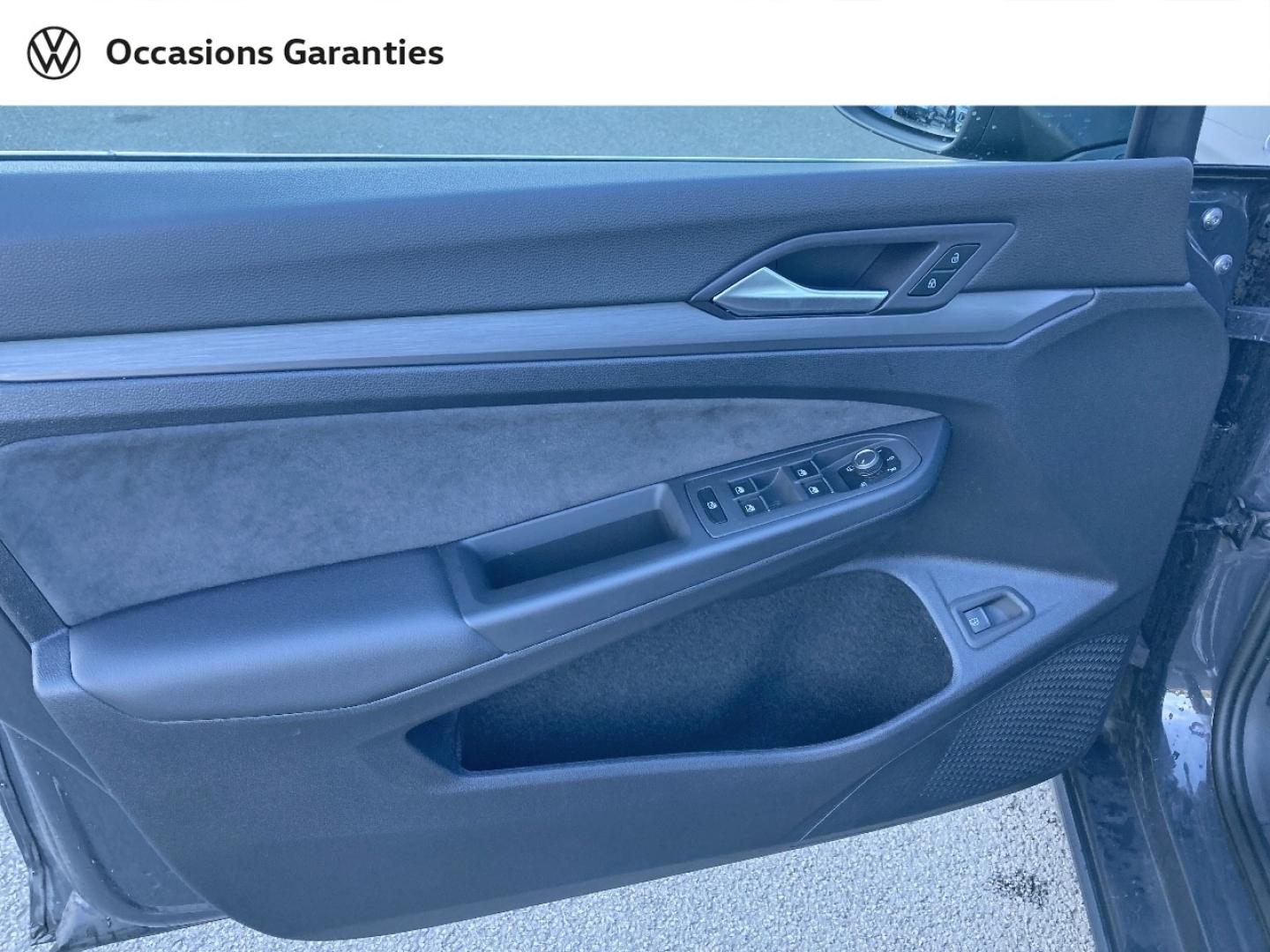 Voitures occasions VOLKSWAGEN GOLF Style Lens