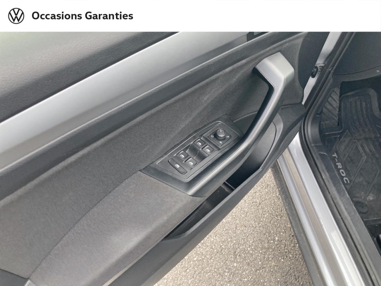 Voitures occasions VOLKSWAGEN T-ROC Life Plus Lens
