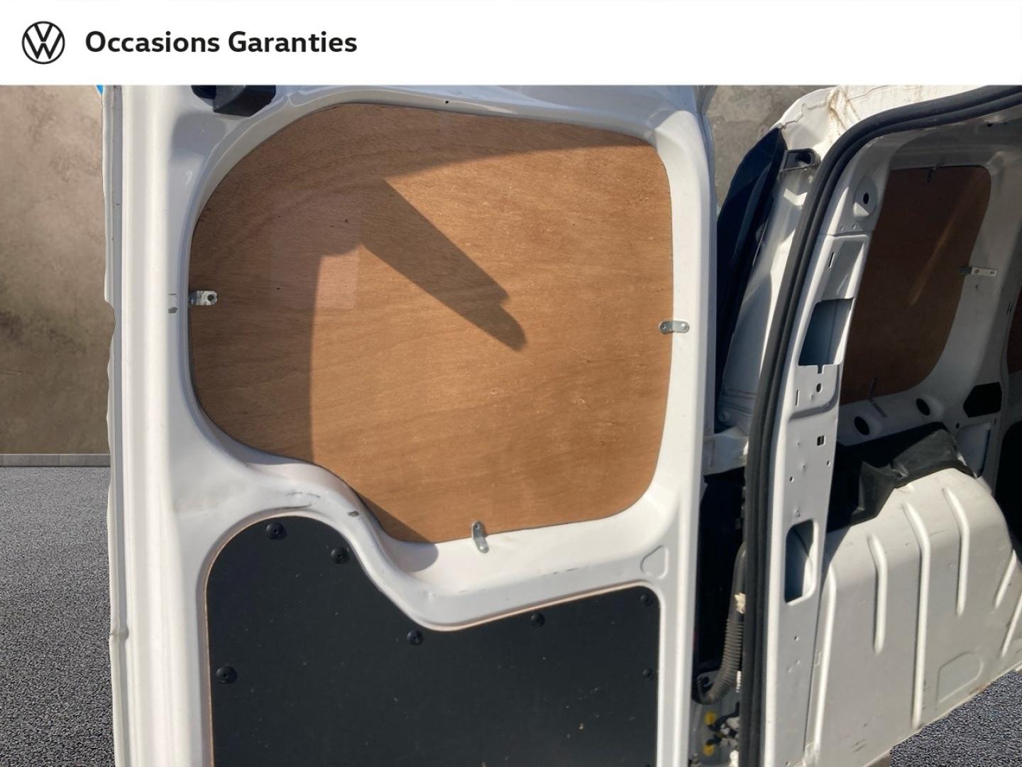 Voitures occasions VOLKSWAGEN UTILITAIRES Caddy Cargo Business Plus Bruay-la-Buissière