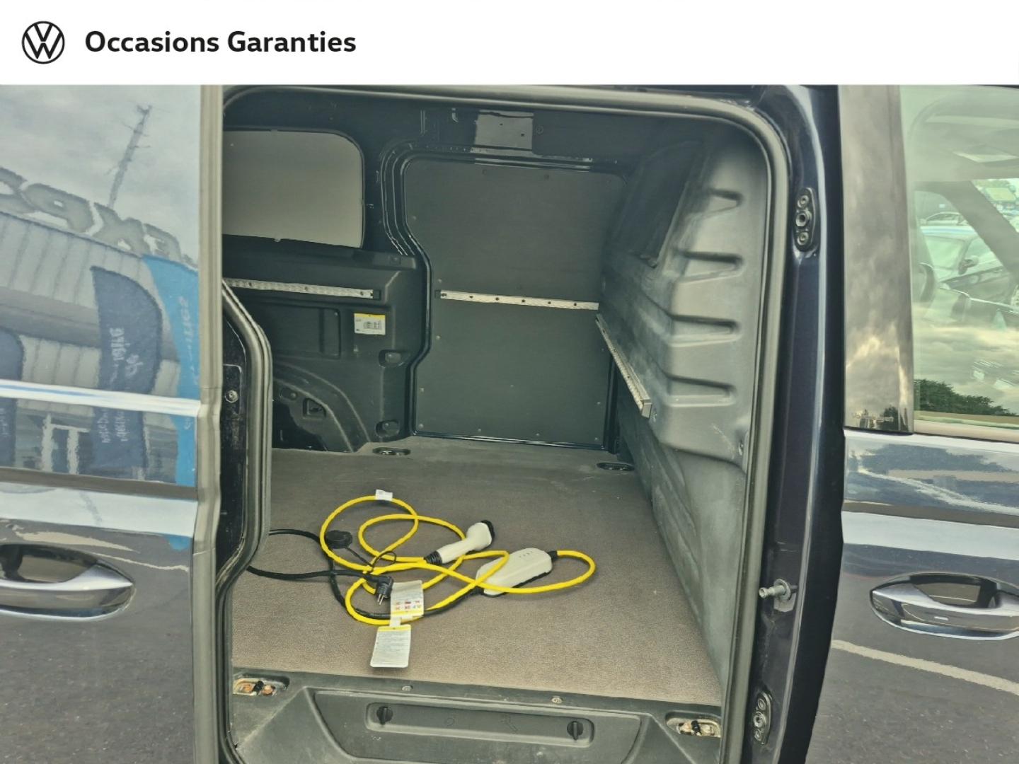 Voitures occasions VOLKSWAGEN UTILITAIRES ID. BUZZ CARGO Base Bruay-la-Buissière