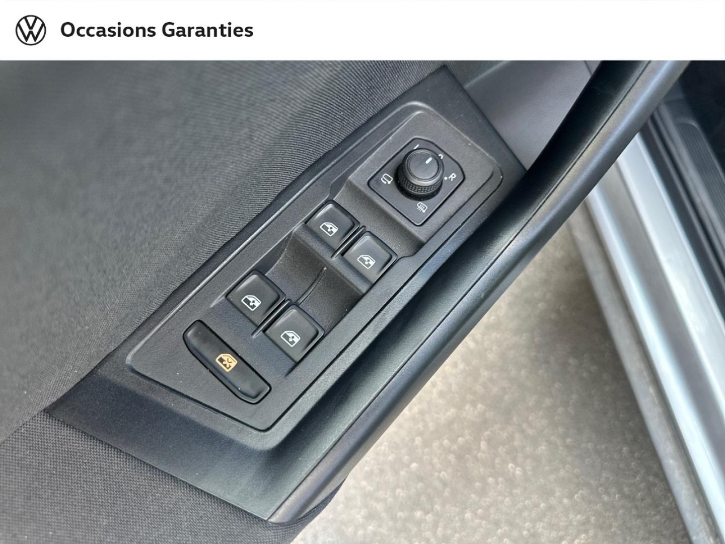Voitures occasions VOLKSWAGEN T-ROC Life Plus Lens
