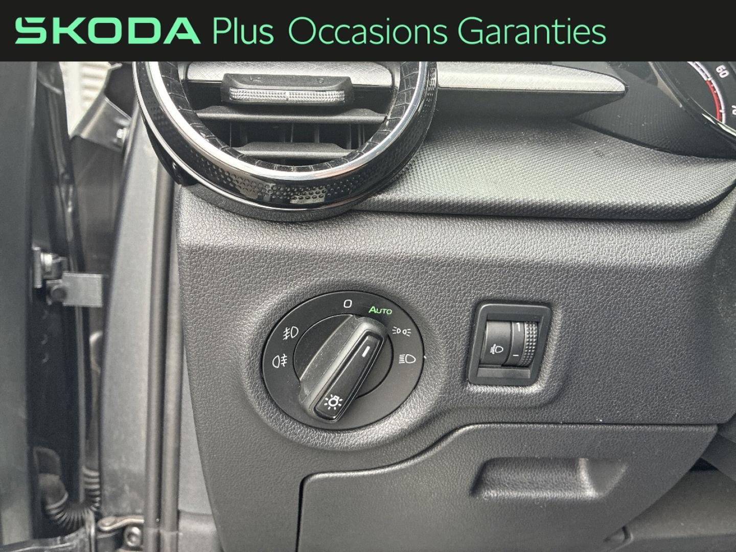 Voitures occasions ŠKODA FABIA Ambition Lens