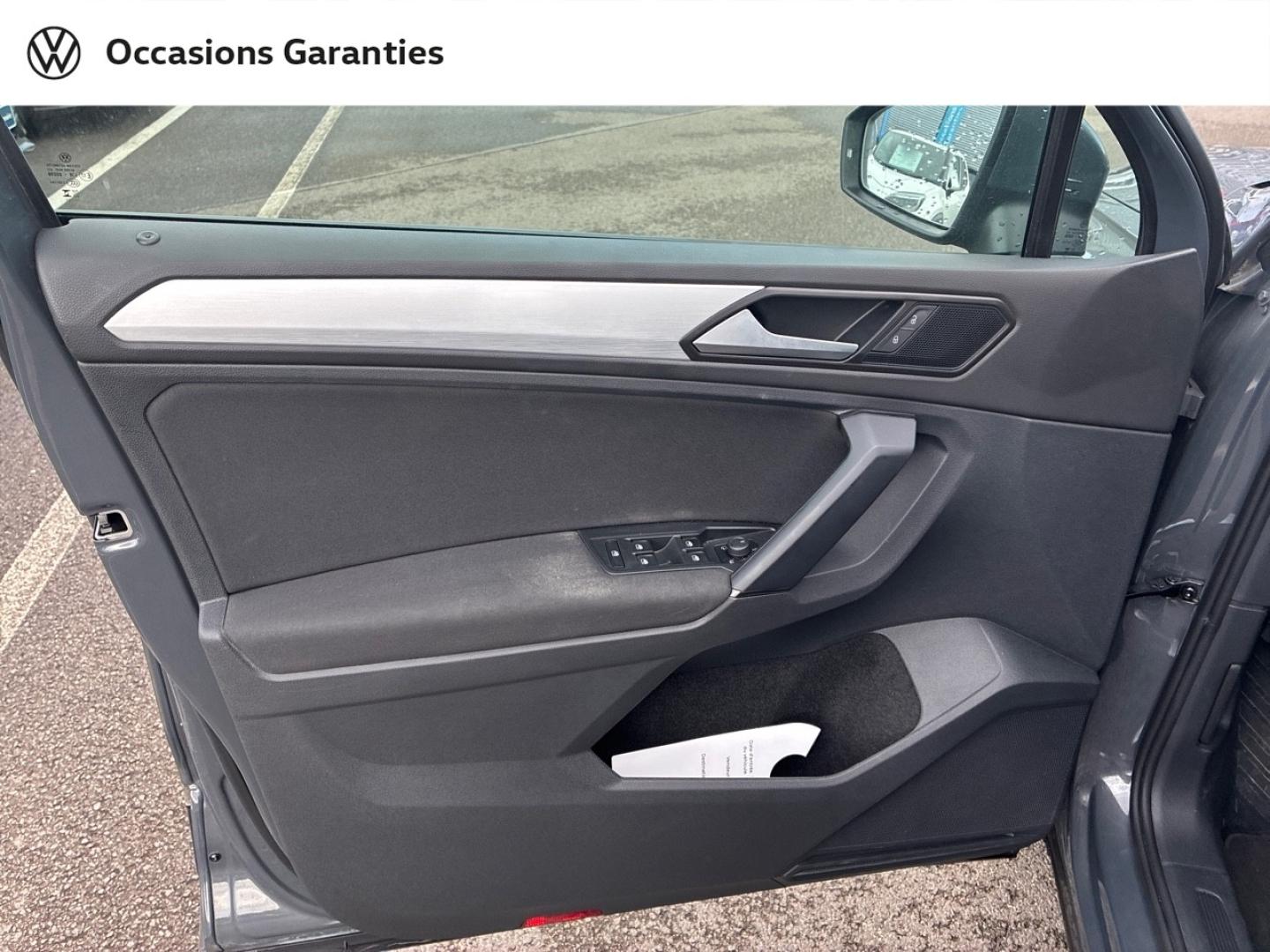 Voitures occasions VOLKSWAGEN TIGUAN Base Lens