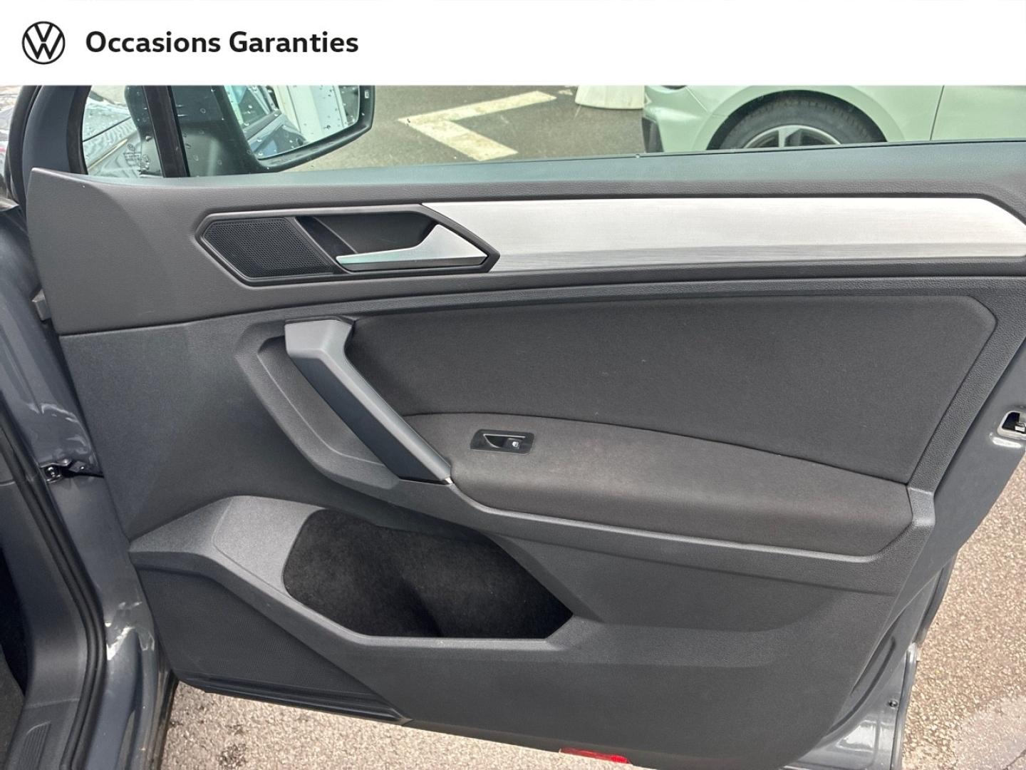 Voitures occasions VOLKSWAGEN TIGUAN Base Lens