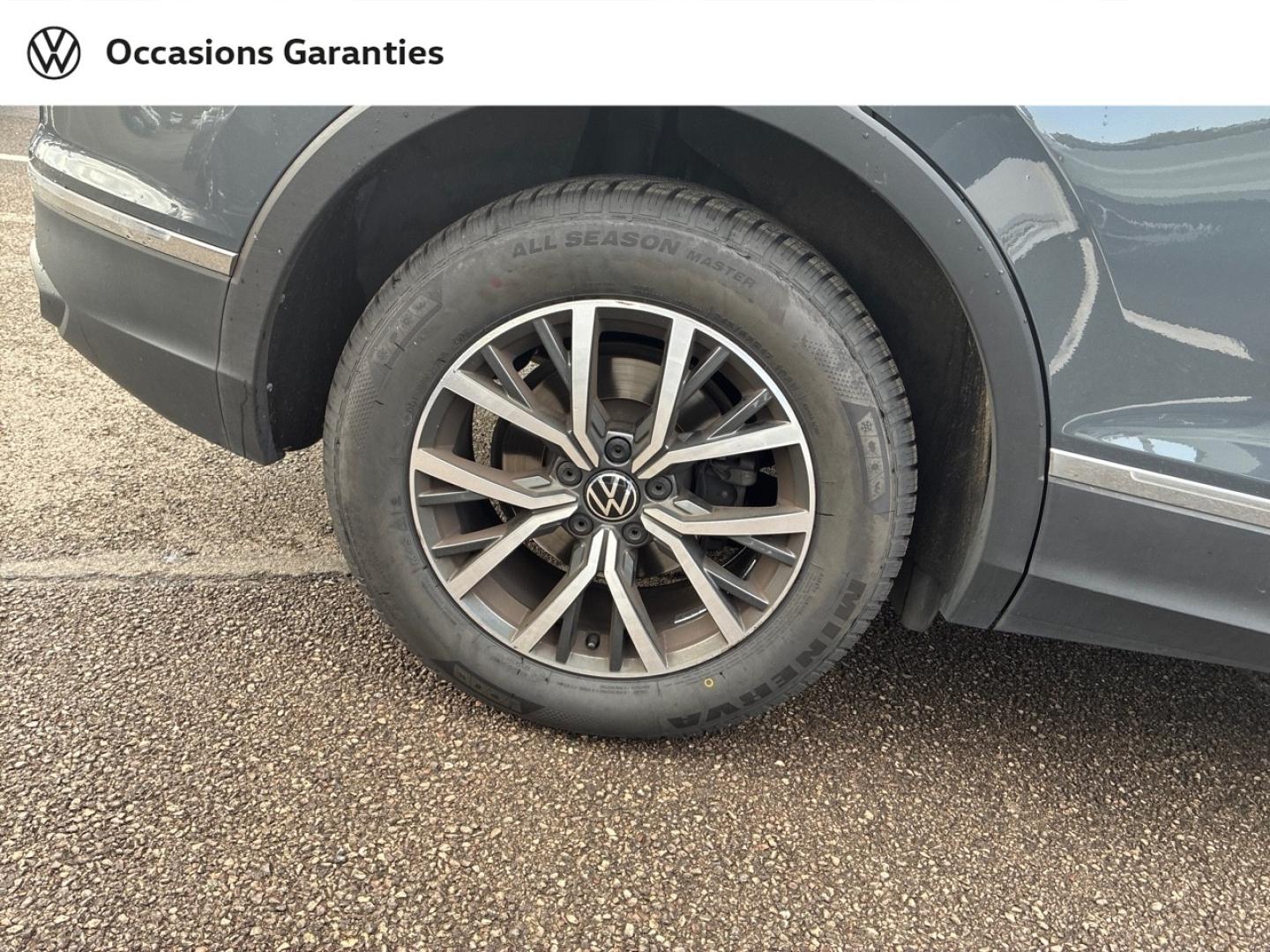 Voitures occasions VOLKSWAGEN TIGUAN Base Lens