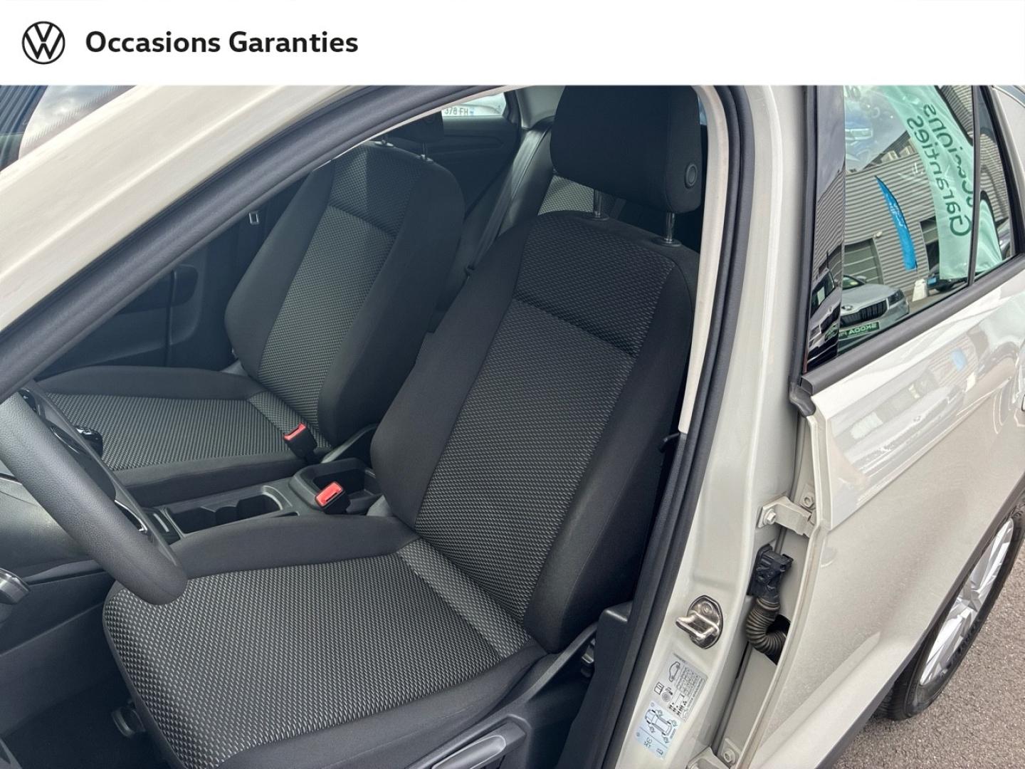 Voitures occasions VOLKSWAGEN T-ROC Base Lens