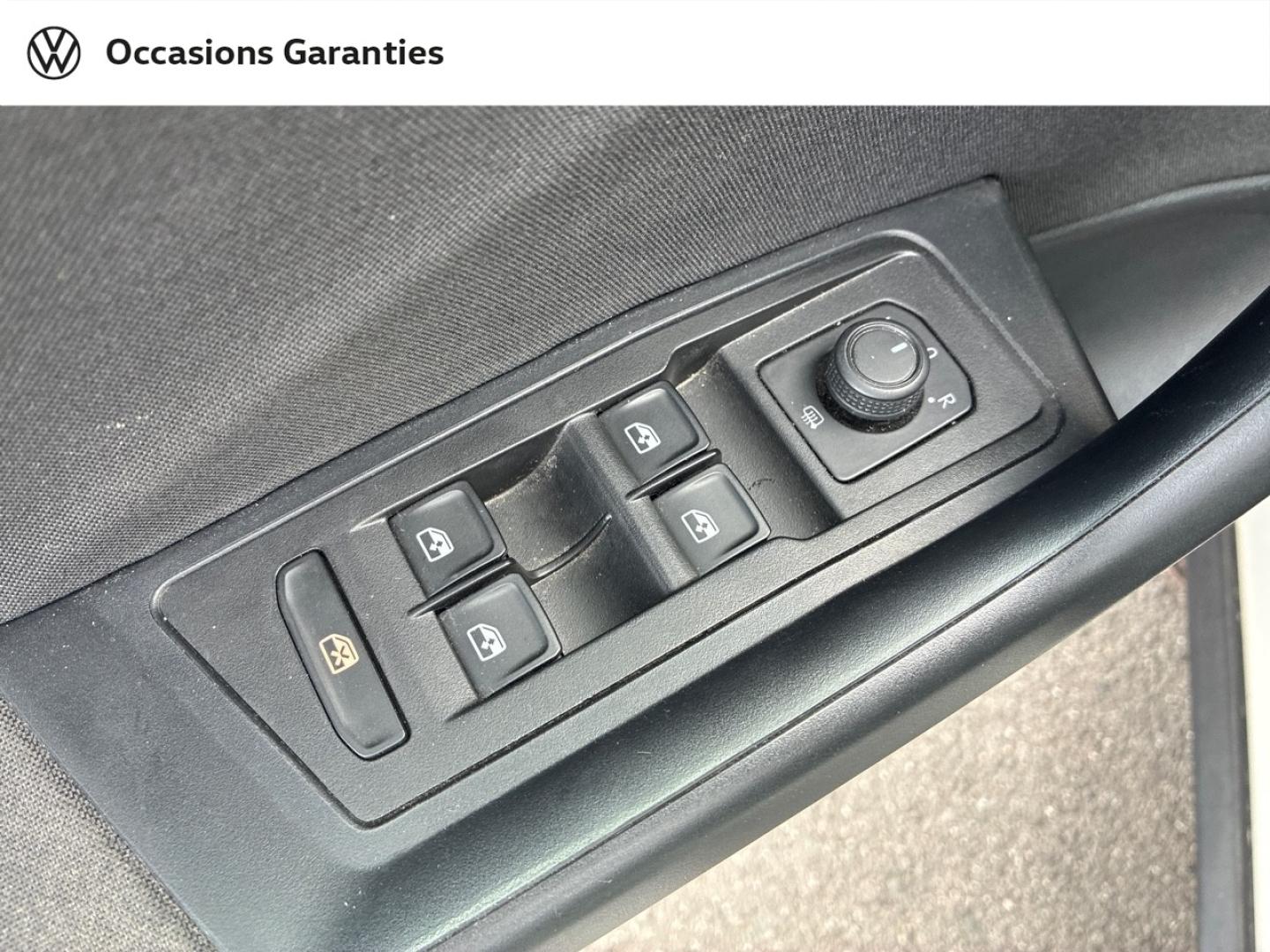 Voitures occasions VOLKSWAGEN T-ROC Base Lens