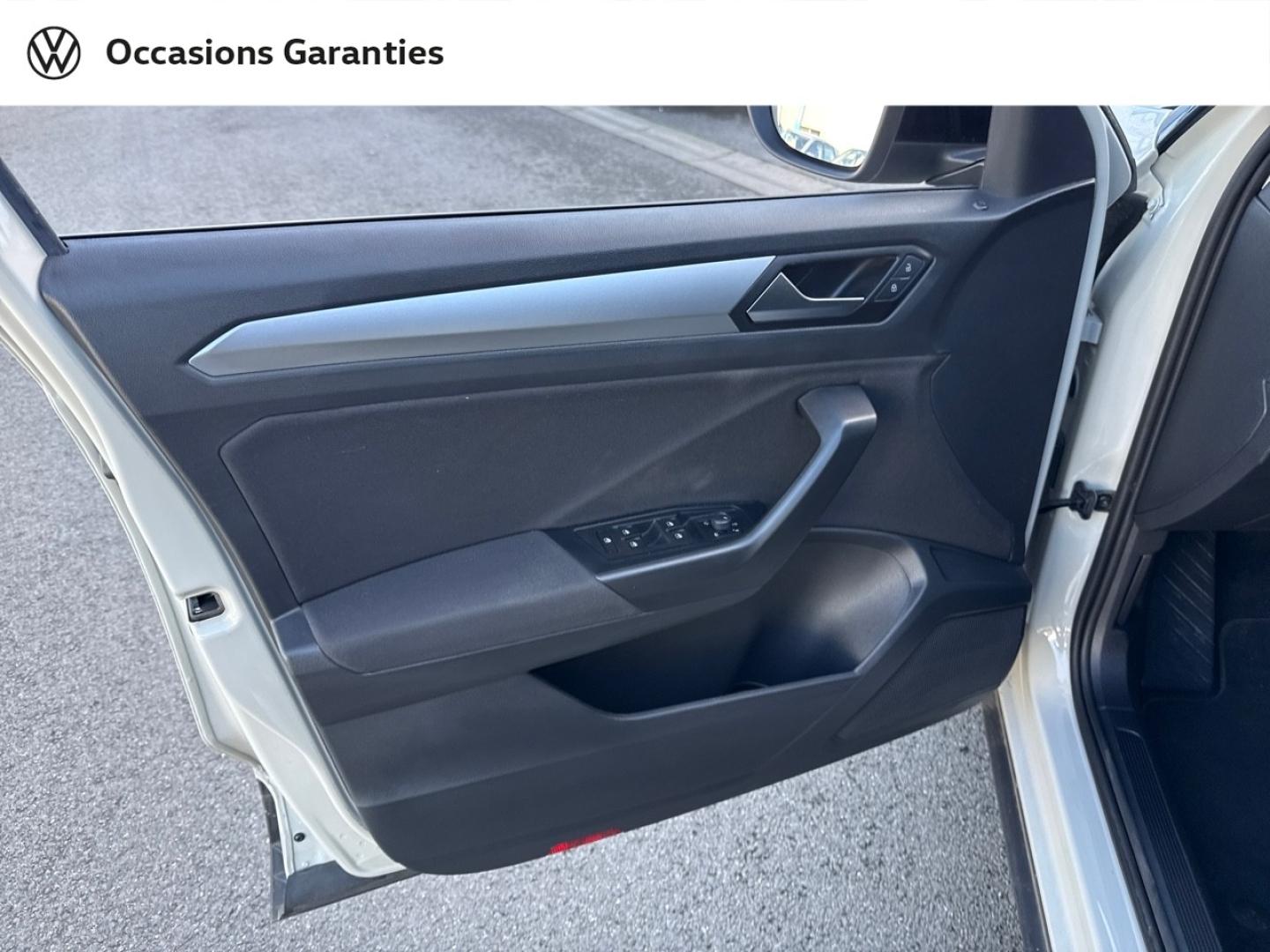 Voitures occasions VOLKSWAGEN T-ROC Life Plus Lens