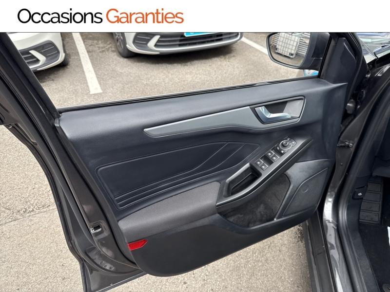 Voitures occasions FORD FOCUS Titanium Design Lens