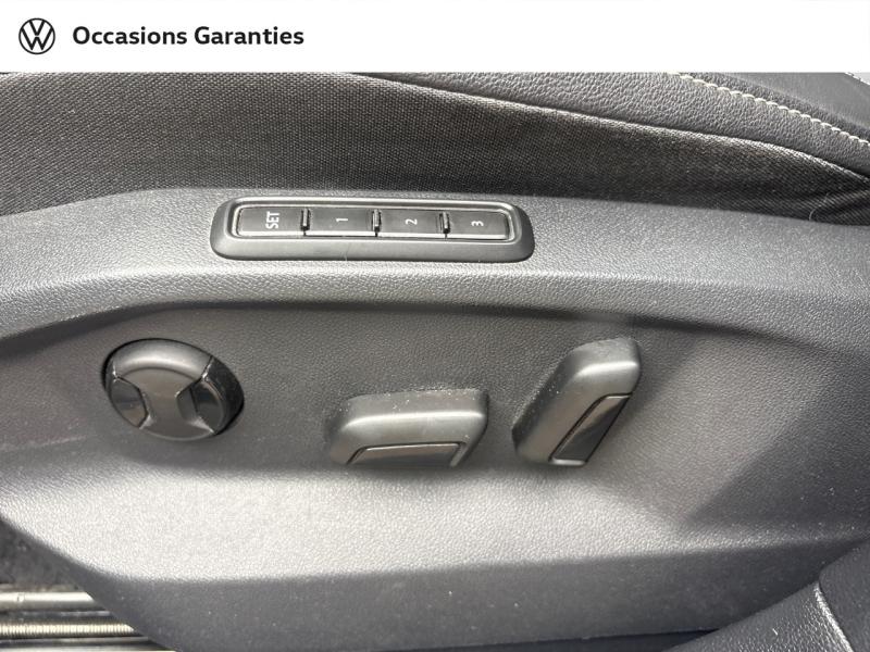 Voitures occasions VOLKSWAGEN T-ROC Style Lens