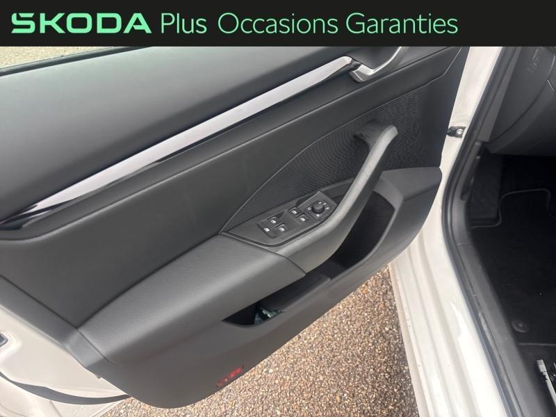 Voitures occasions ŠKODA OCTAVIA Selection Lens