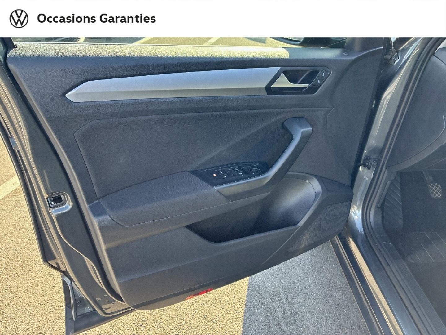Voitures occasions VOLKSWAGEN T-ROC Life Plus Lens