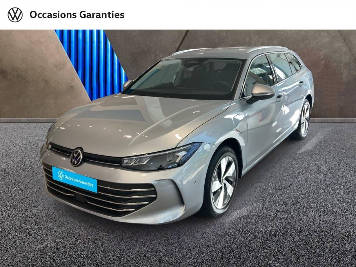 Voitures occasions VOLKSWAGEN Passat SW Life Lens