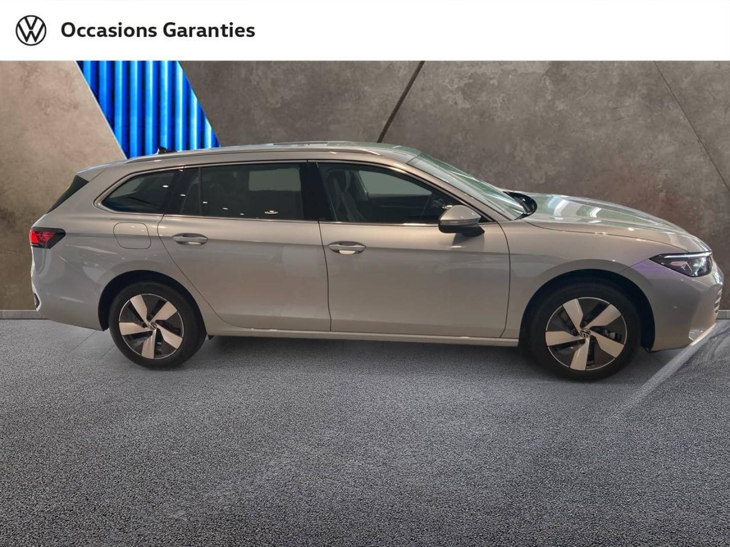 Voitures occasions VOLKSWAGEN Passat SW Life Lens