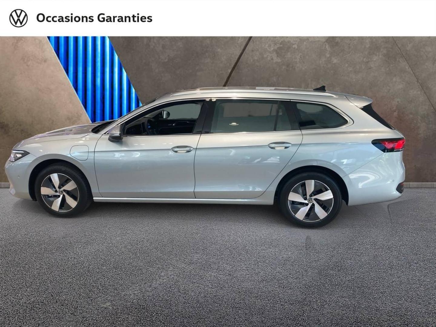 Voitures occasions VOLKSWAGEN Passat SW Life Lens