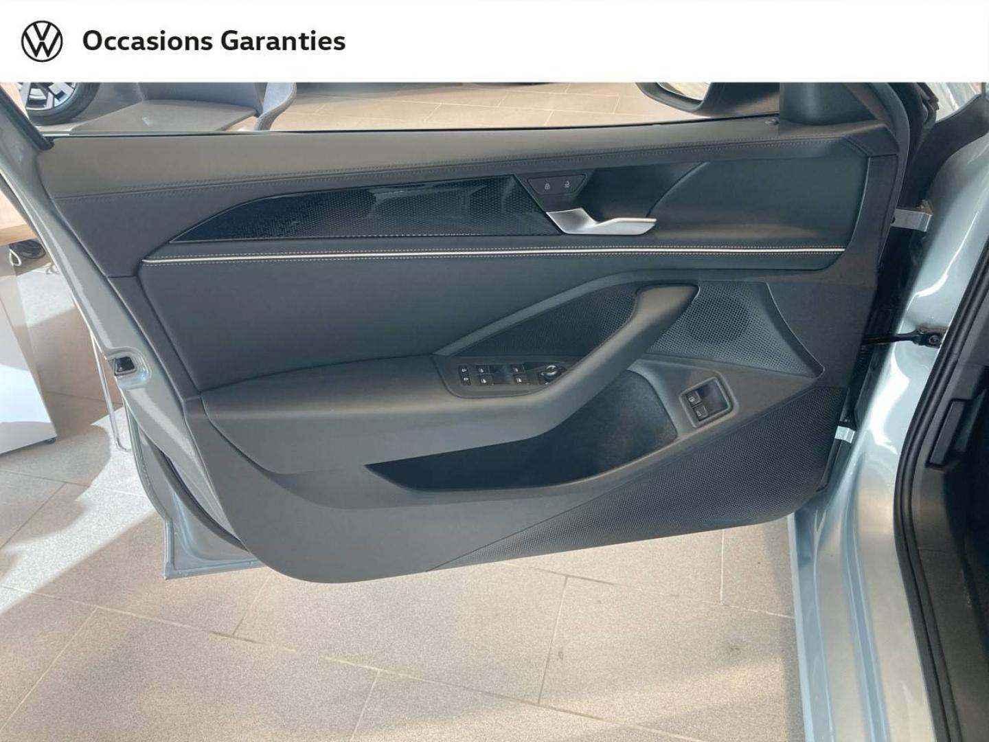 Voitures occasions VOLKSWAGEN Passat SW Life Lens