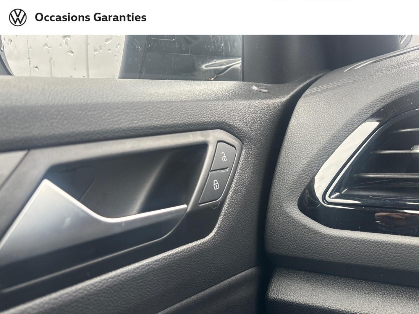 Voitures occasions VOLKSWAGEN T-ROC R-Line Lens