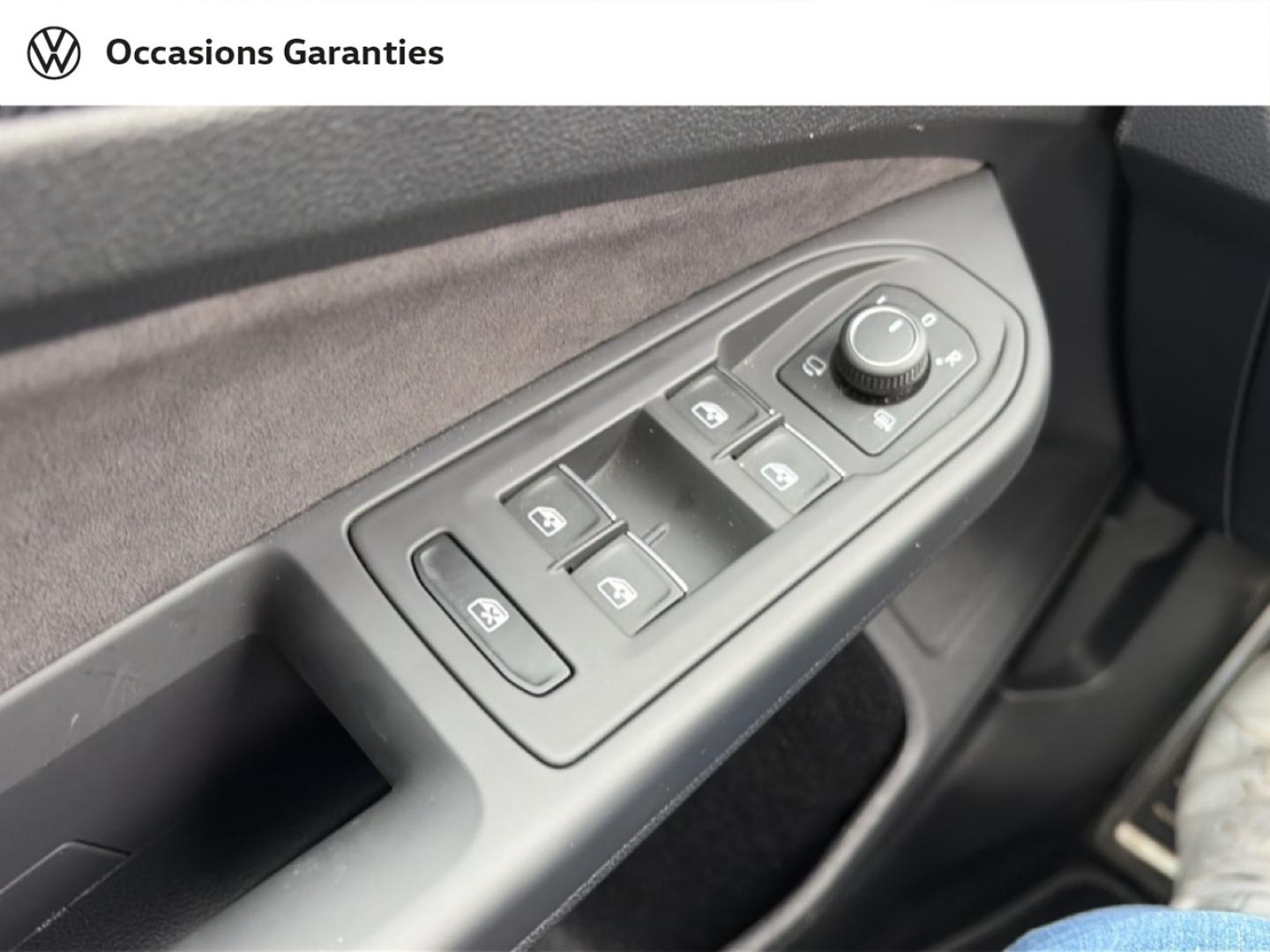 Voitures occasions VOLKSWAGEN GOLF R-Line Lens