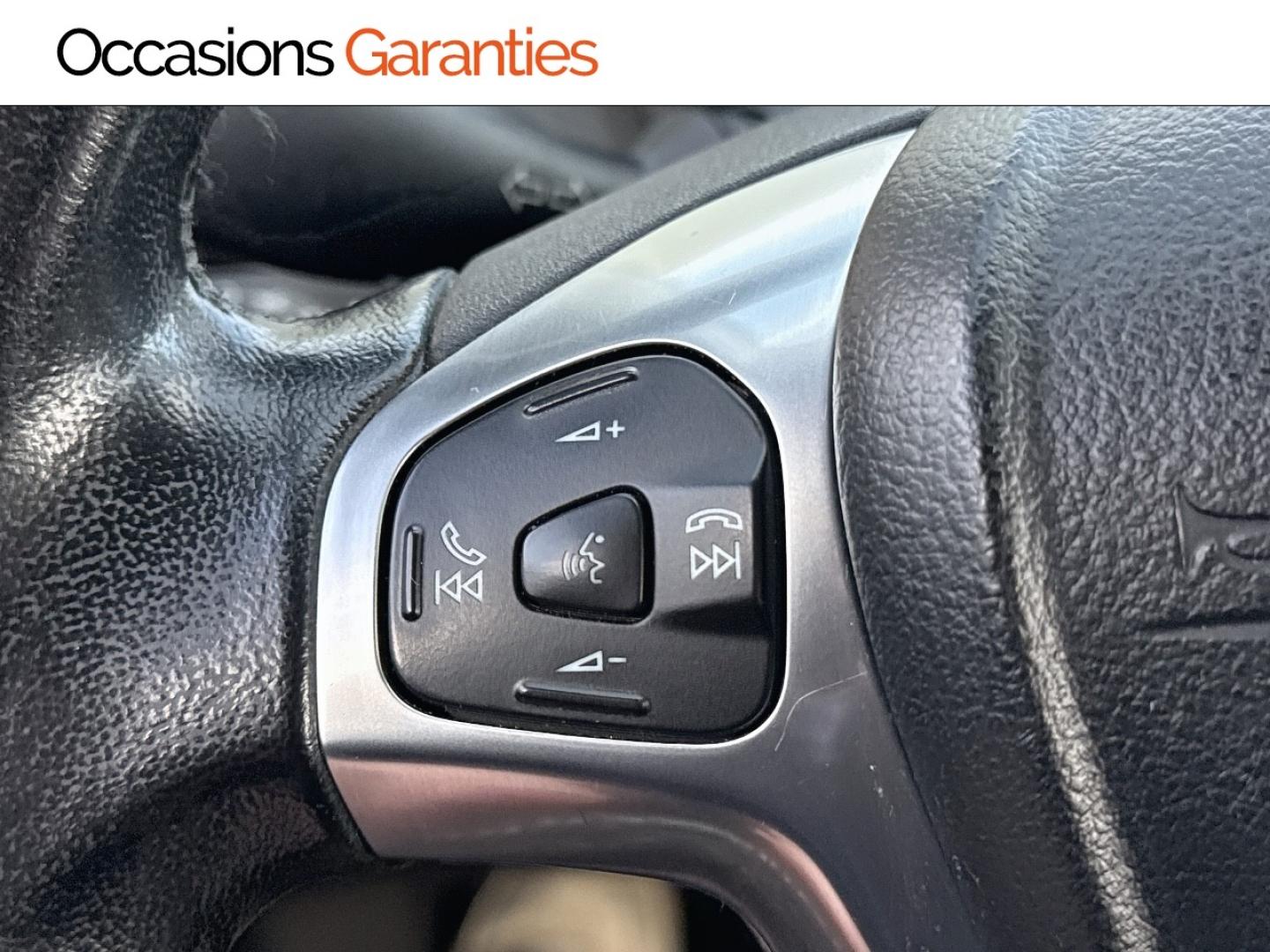 Voitures occasions FORD FIESTA Edition Lens