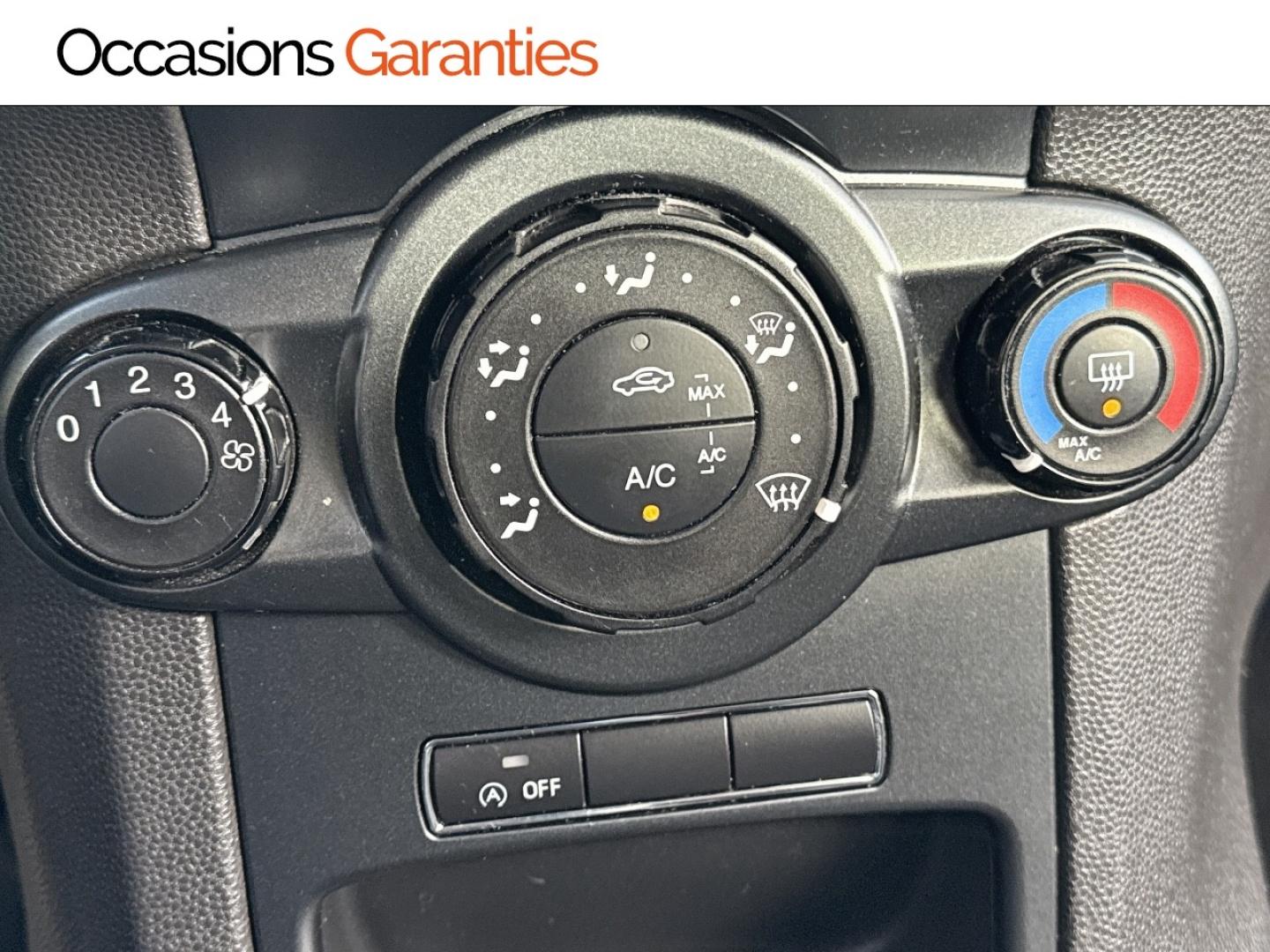 Voitures occasions FORD FIESTA Edition Lens