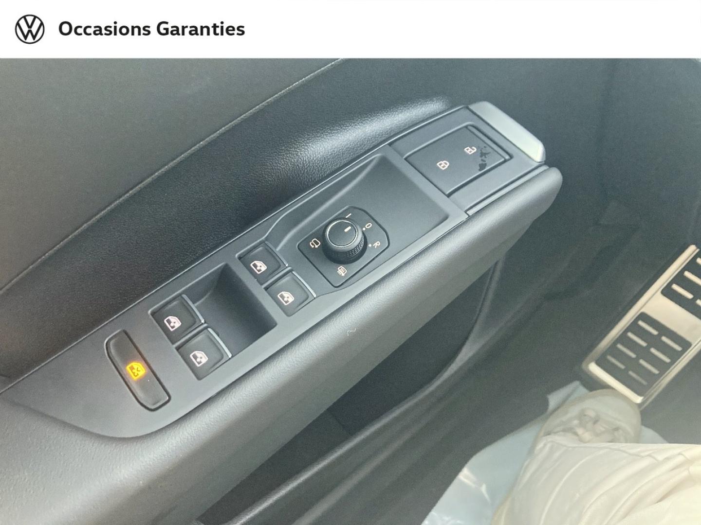 Voitures occasions VOLKSWAGEN T-ROC R-Line Lens