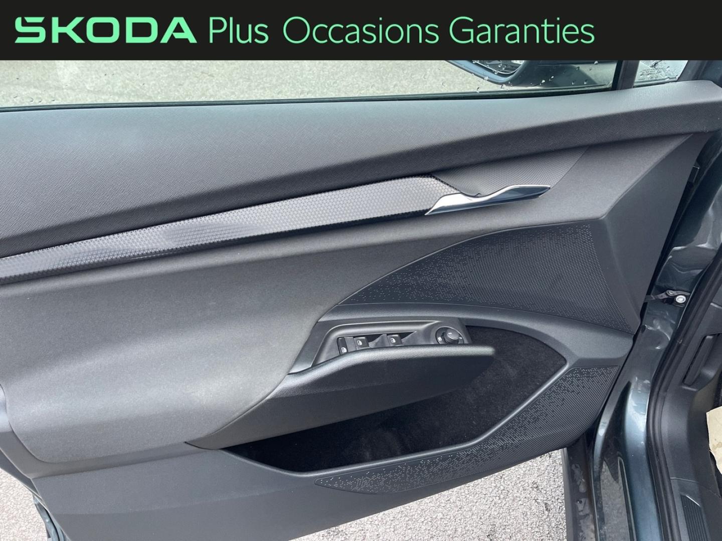 Voitures occasions ŠKODA ENYAQ Base Lens