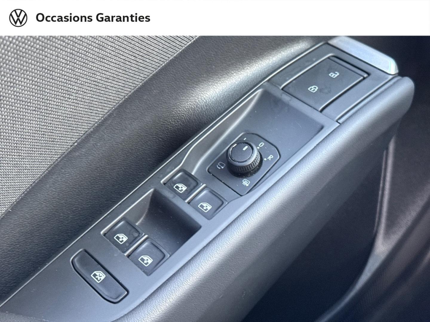 Voitures occasions VOLKSWAGEN T-ROC Life Lens