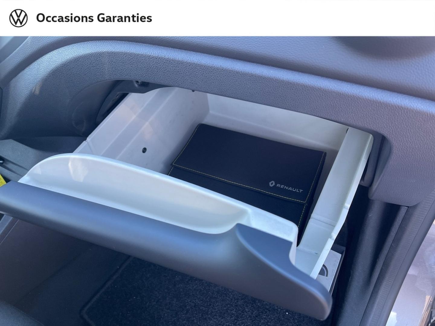 Voitures occasions RENAULT CAPTUR Business Lens