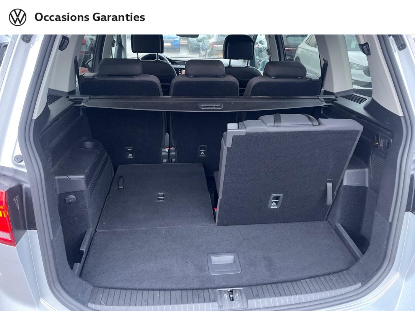 Voitures occasions VOLKSWAGEN TOURAN United Lens