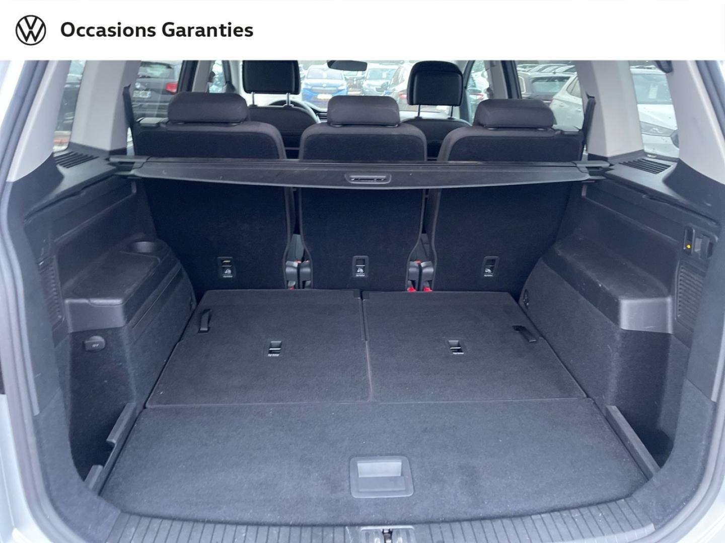 Voitures occasions VOLKSWAGEN TOURAN United Lens
