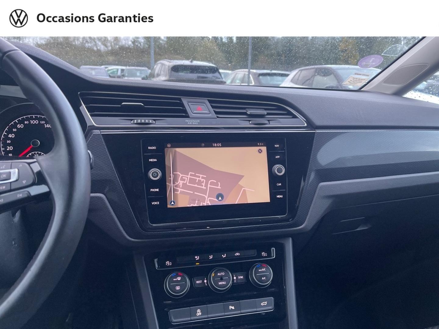 Voitures occasions VOLKSWAGEN TOURAN United Lens