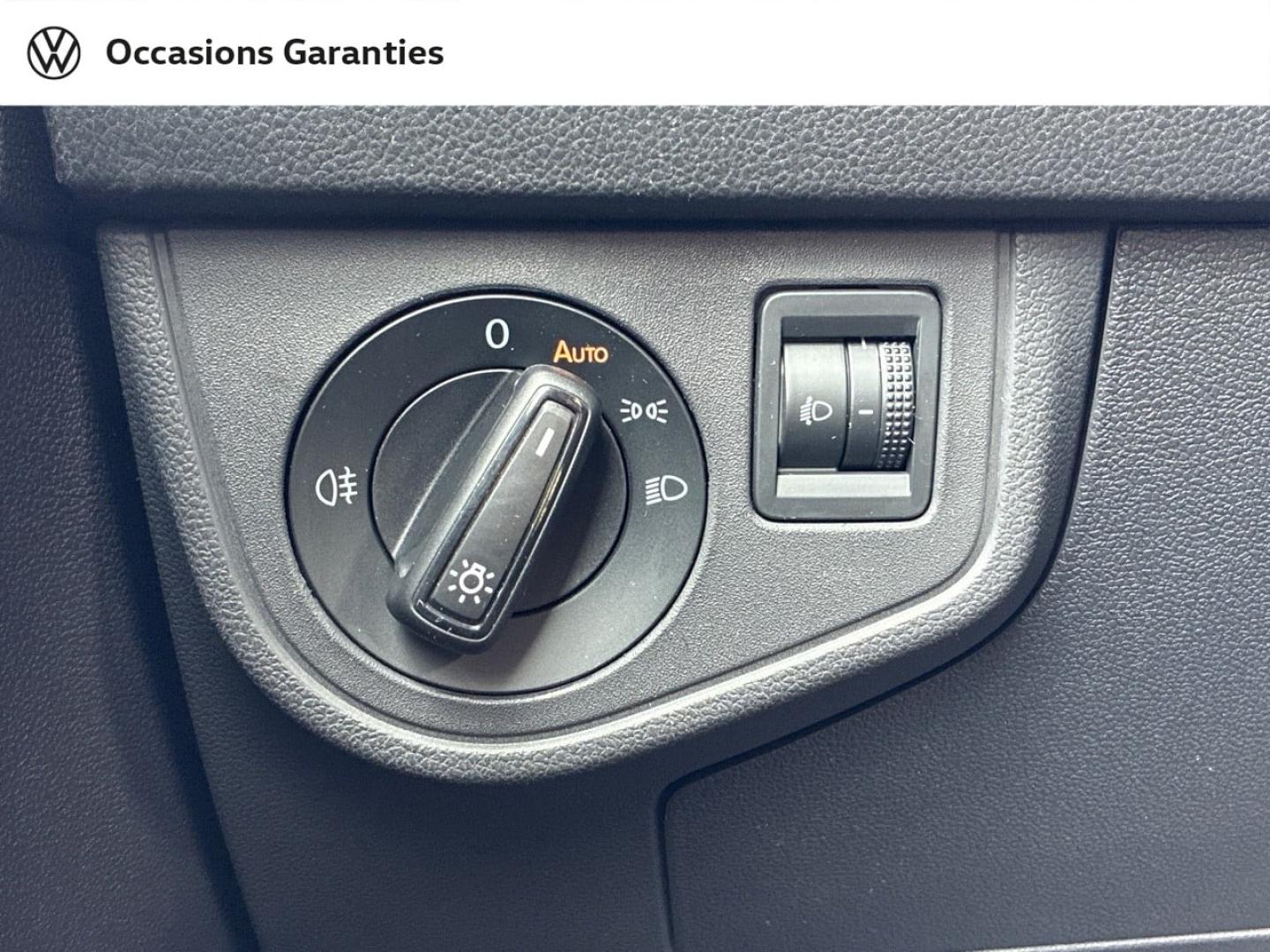 Voitures occasions VOLKSWAGEN POLO Base Clermont-Ferrand