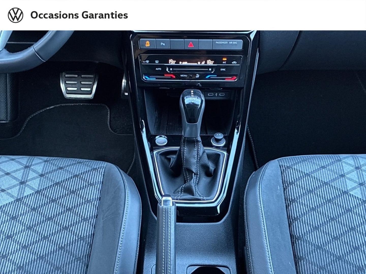 Voitures occasions VOLKSWAGEN T-CROSS R-Line Clermont-Ferrand